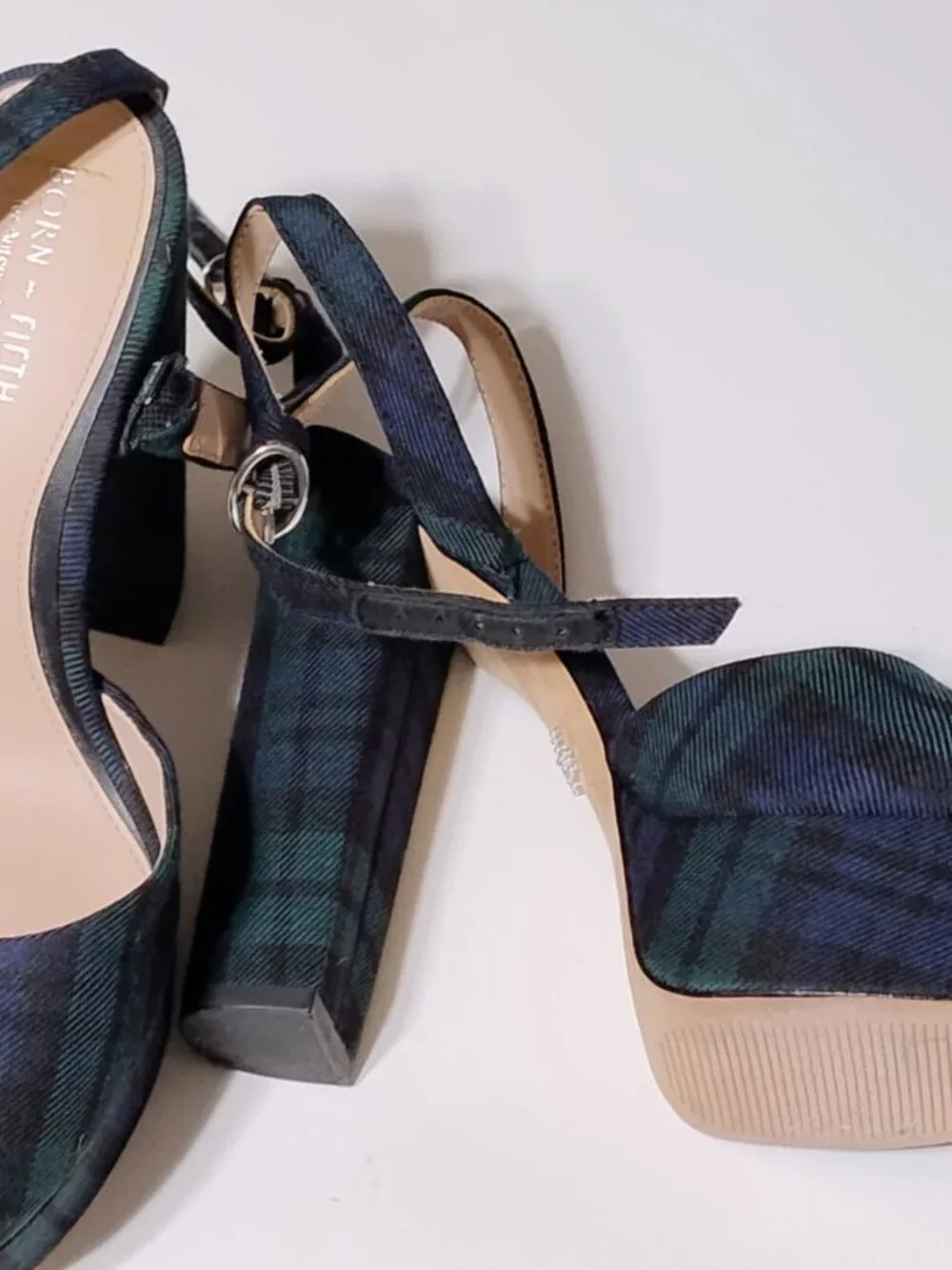 Antonio Melani Born on Fifth Liv Tartan Plaid Closed Toe Platform size 7M New